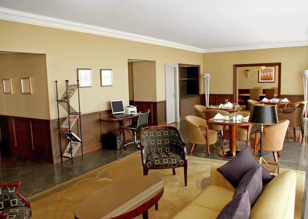 Sheraton Kampala Hotel Buitenkant foto