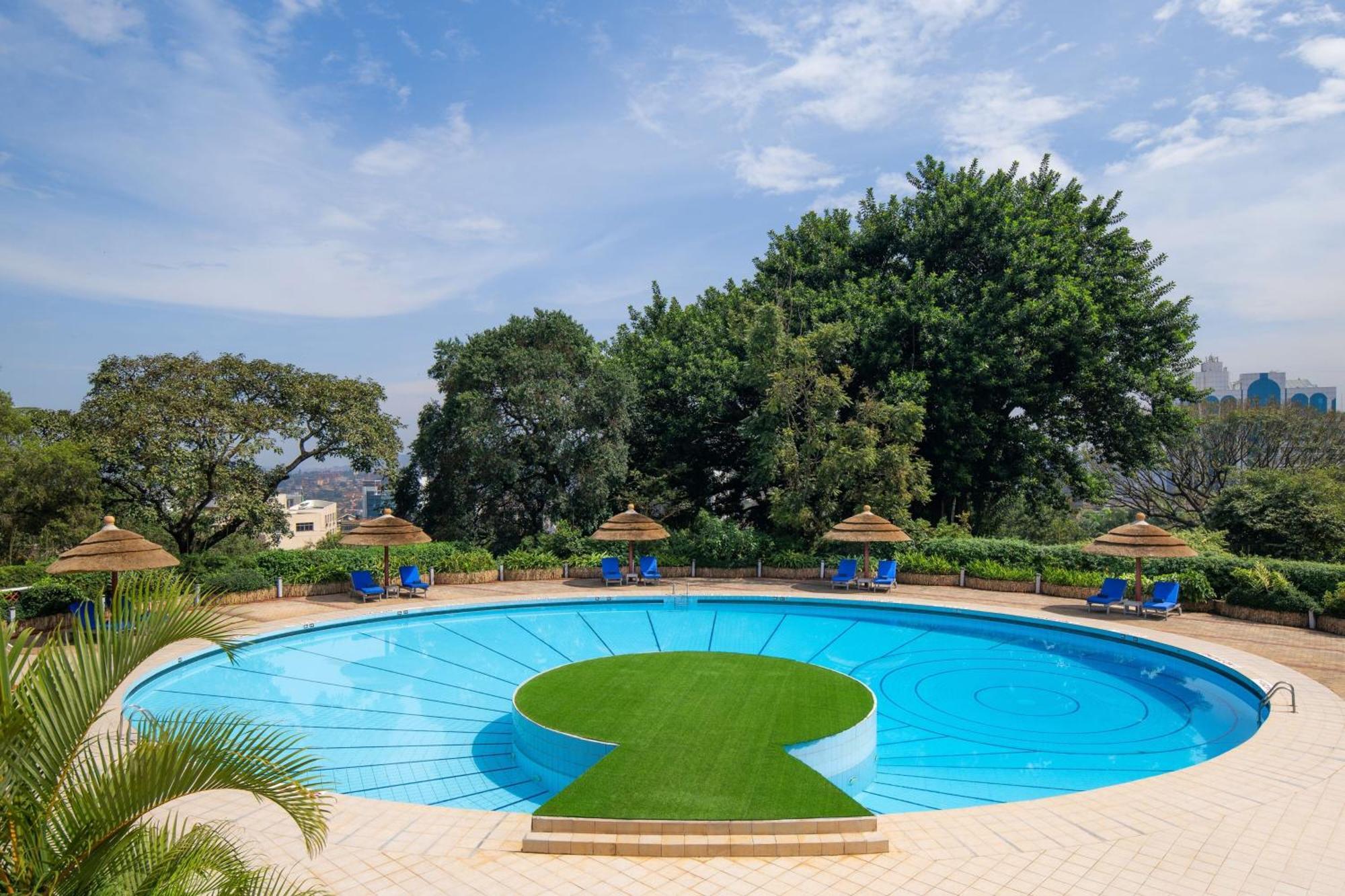 Sheraton Kampala Hotel Buitenkant foto