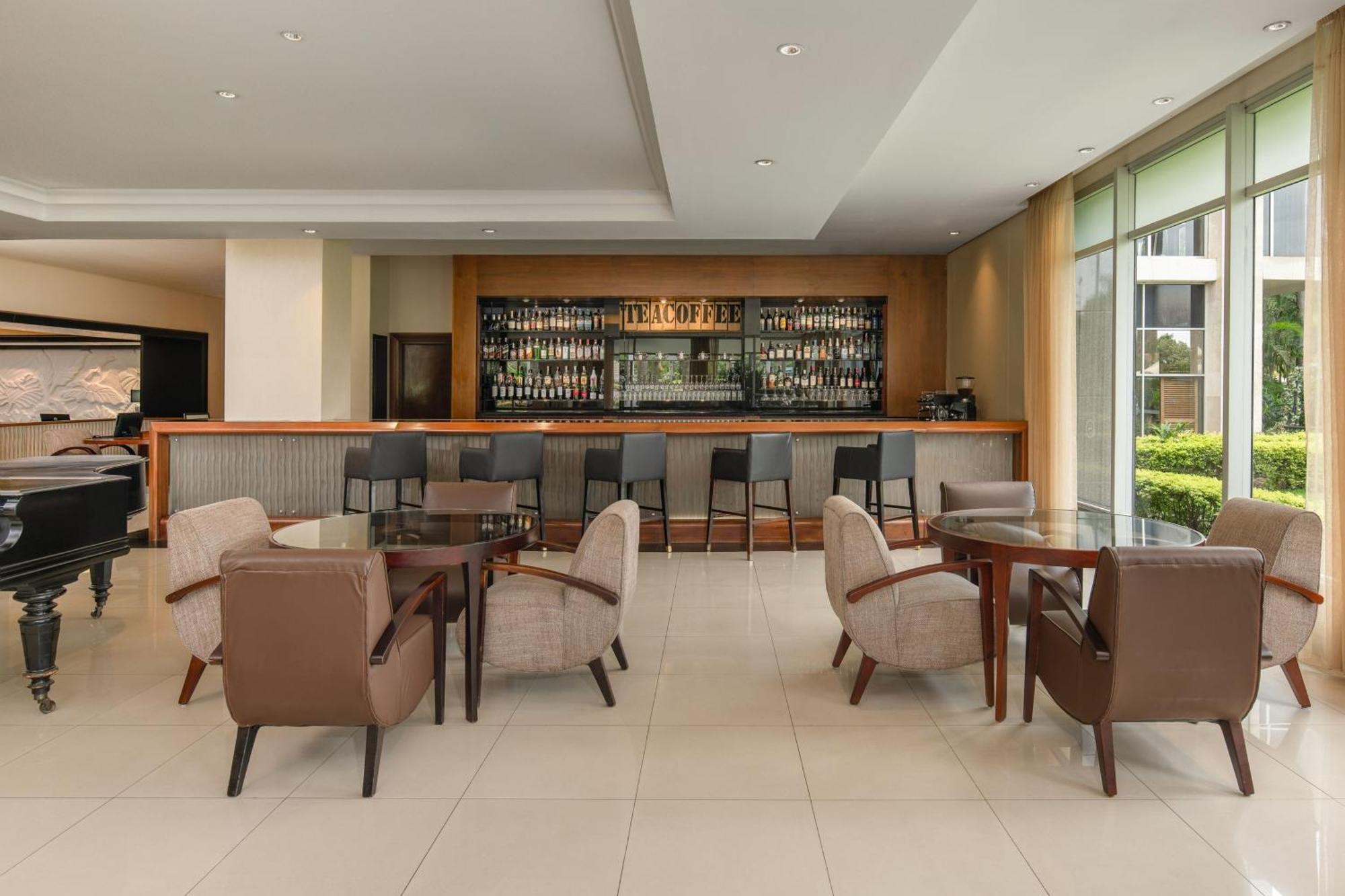 Sheraton Kampala Hotel Buitenkant foto